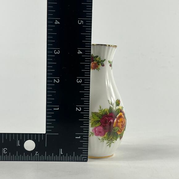 Royal Albert Old Country Roses Bud Vase Bone China Gold Trim Floral England - Picture 9 of 10